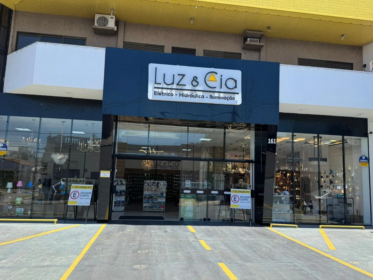 Fachada da unidade Miranda Reis